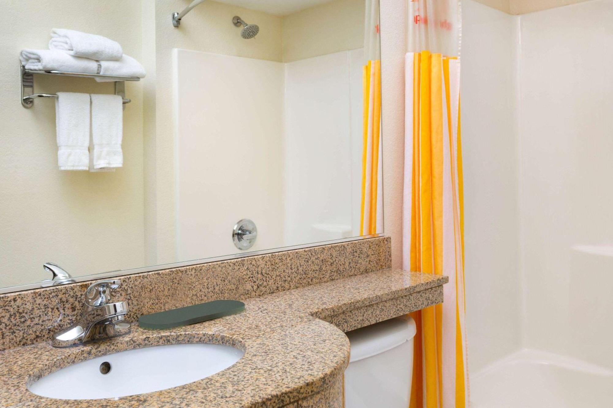 La Quinta By Wyndham Tulare Hotel Kültér fotó