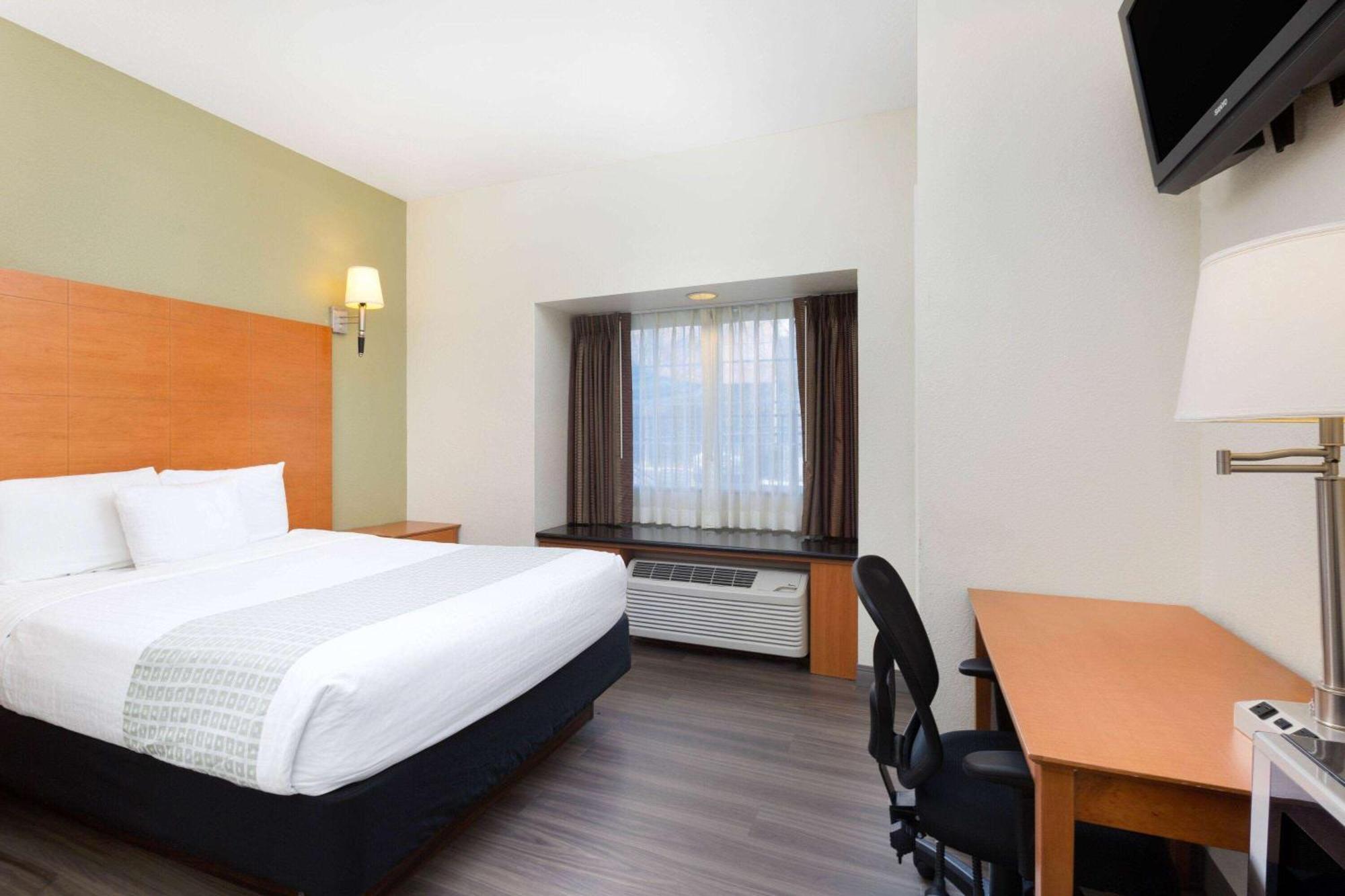 La Quinta By Wyndham Tulare Hotel Kültér fotó