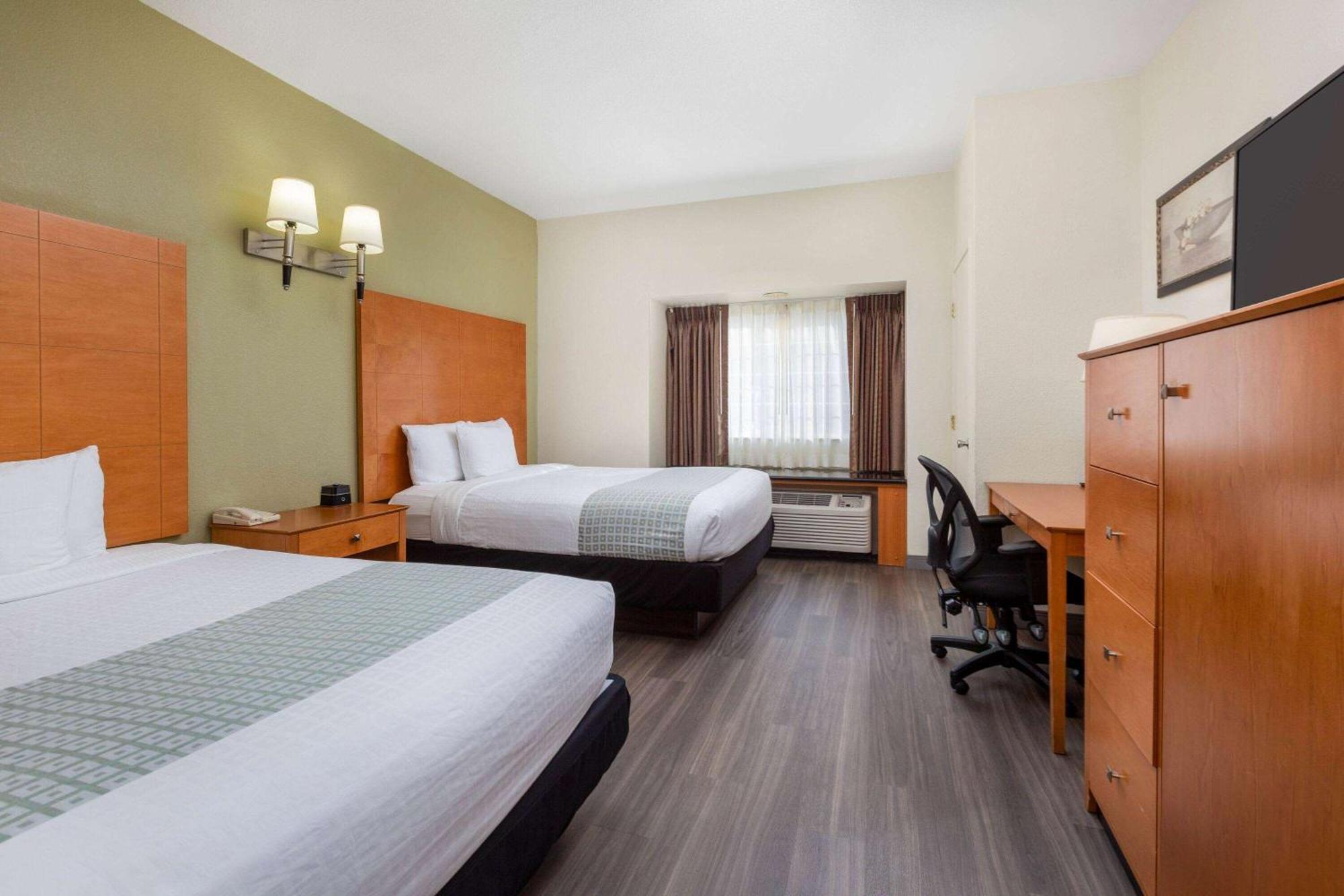 La Quinta By Wyndham Tulare Hotel Kültér fotó