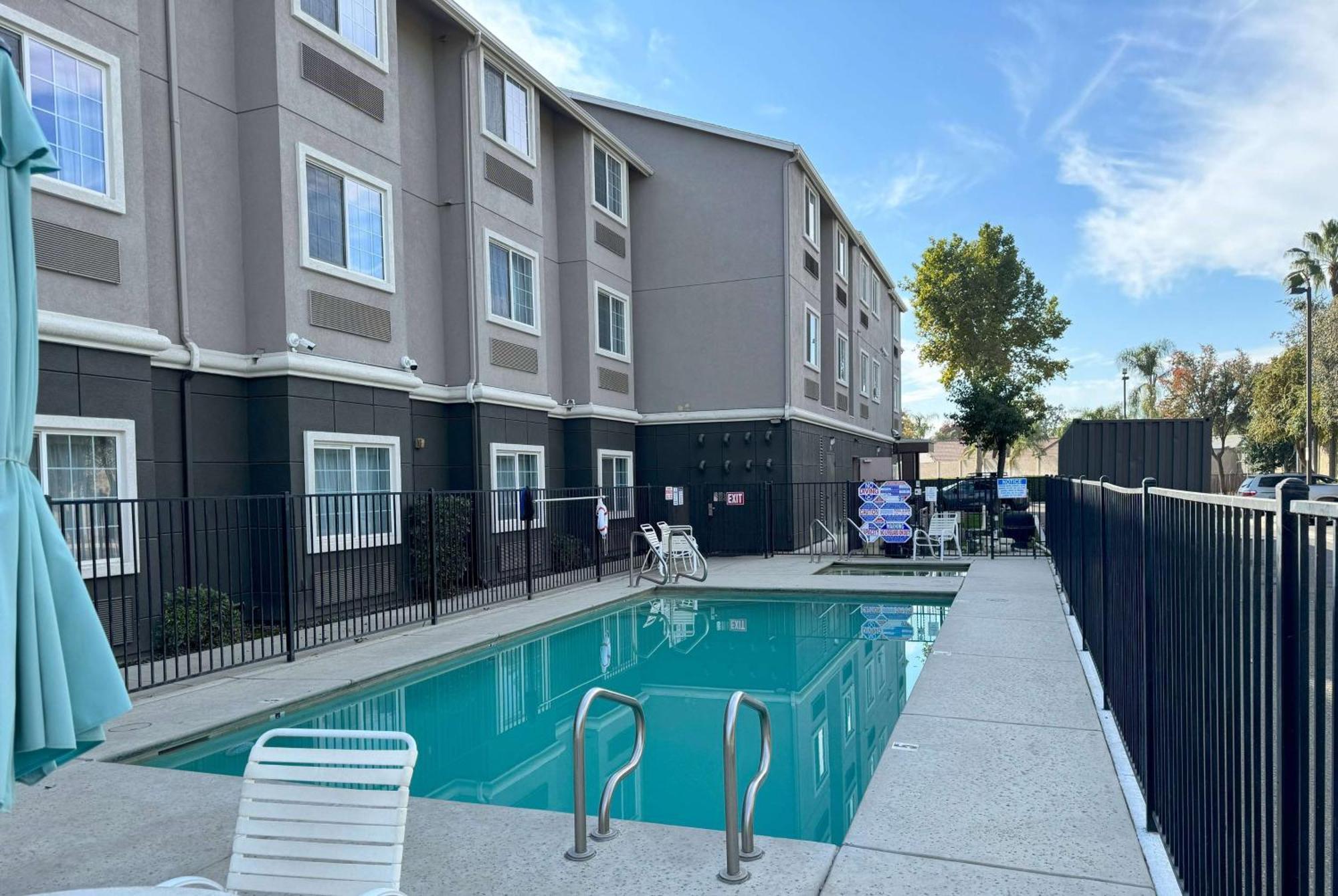La Quinta By Wyndham Tulare Hotel Kültér fotó